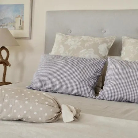 Kind Hearted Place روذا